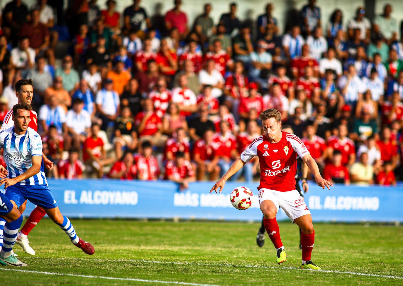 La victoria del Real Murcia frente al Alcoyano, en imágenes