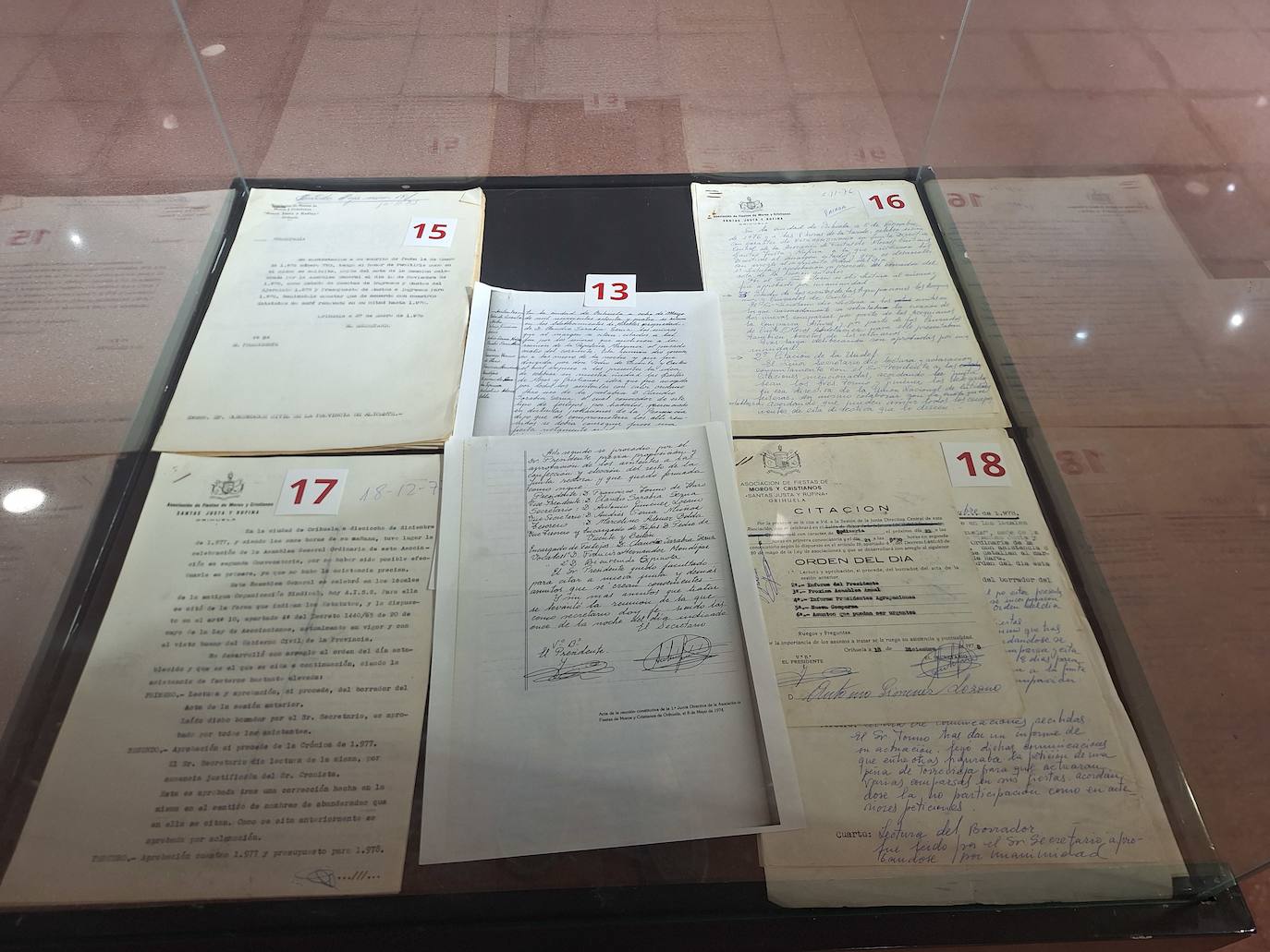 Las imágenes de la exposición de los 50 años de Moros y Cristianos en Orihuela