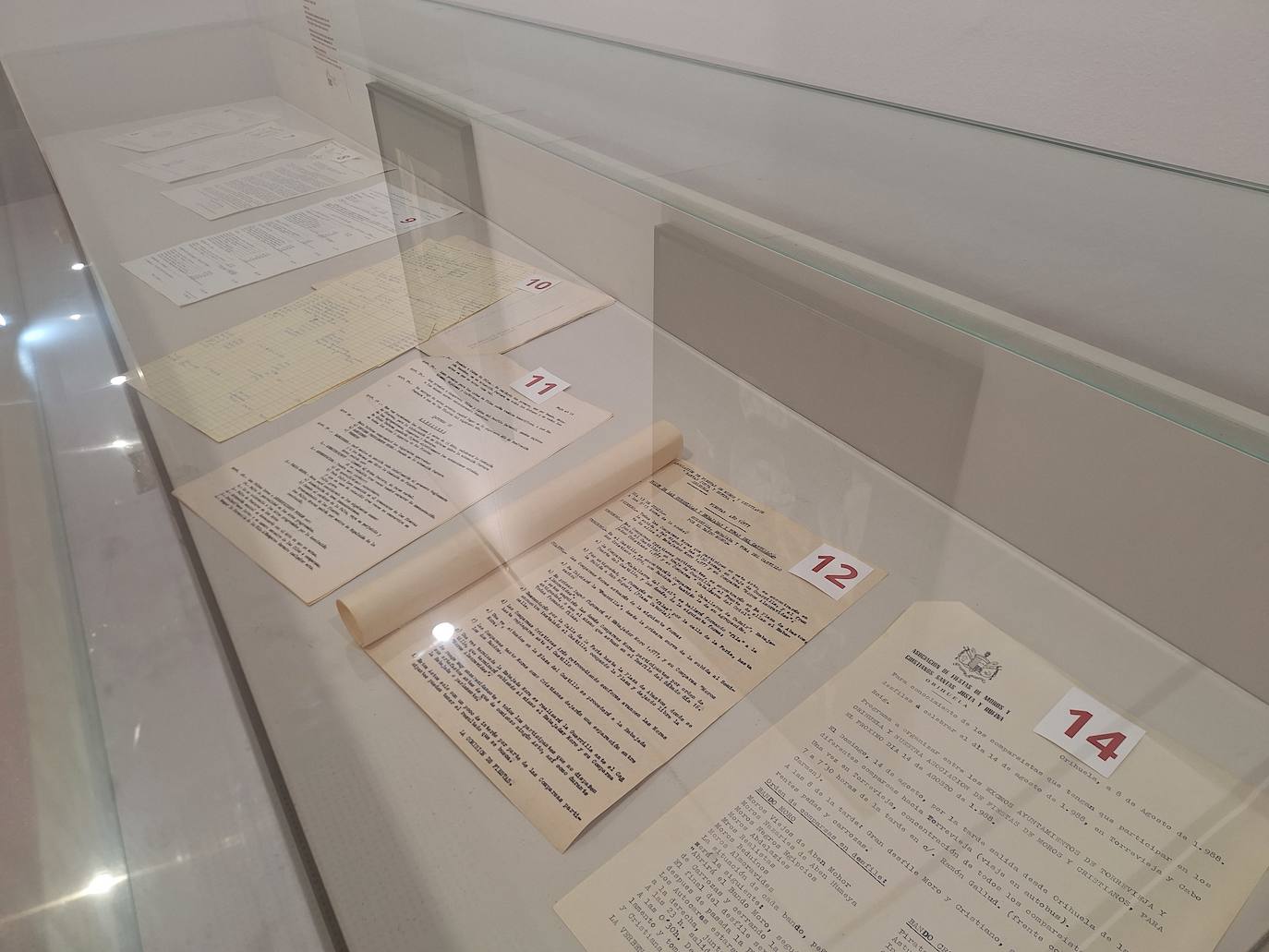 Las imágenes de la exposición de los 50 años de Moros y Cristianos en Orihuela