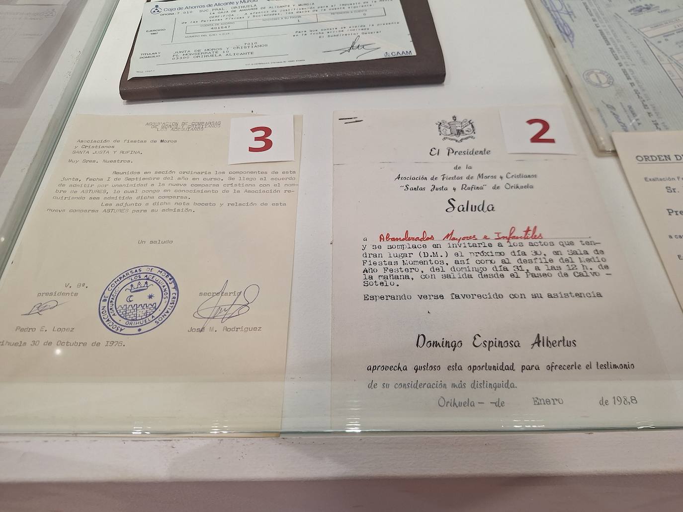 Las imágenes de la exposición de los 50 años de Moros y Cristianos en Orihuela