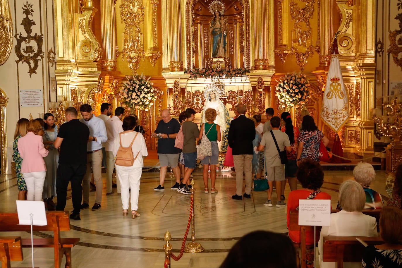 El besamanos a la Virgen de la Amargura de Lorca, en imágenes