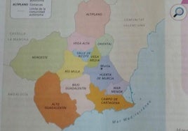 Imagen del libro con la división en comarcas de la Región de Murcia que denuncia MC.