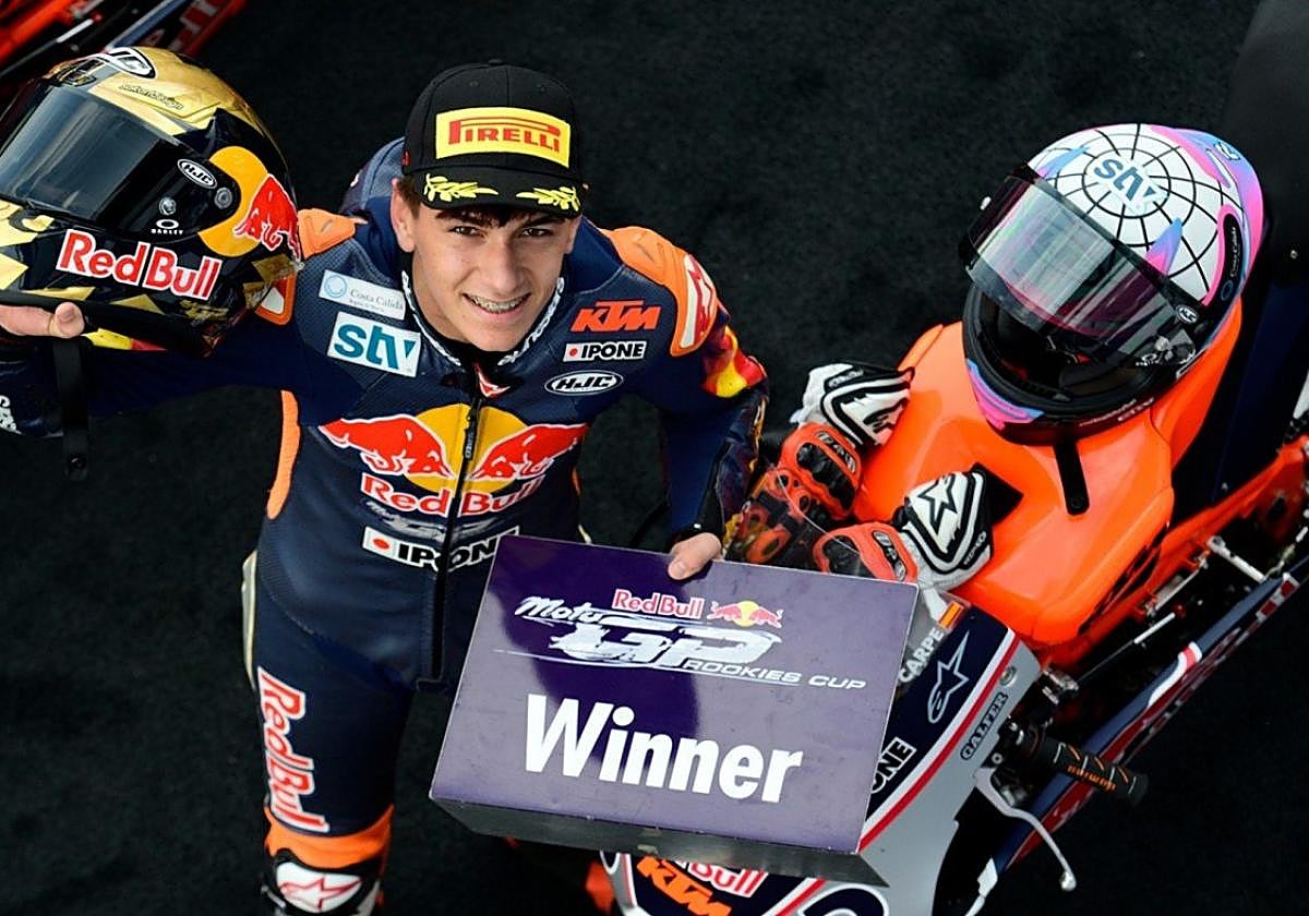 Álvaro Carpe celebra su triunfo, el pasado domingo en Misano.