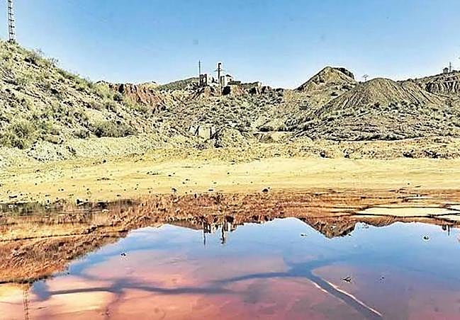 Instalaciones mineras abandonadas en el coto de San Cristóbal-Los Perules de Mazarrón