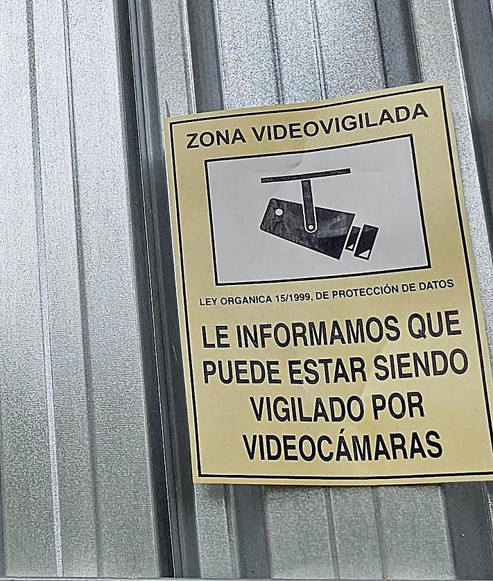 Imagen secundaria 2 - El equipo de gobierno ha reforzado la seguridad y el vallado perimetral tras las numerosos actos vandálicos que ha sufrido el edificio.