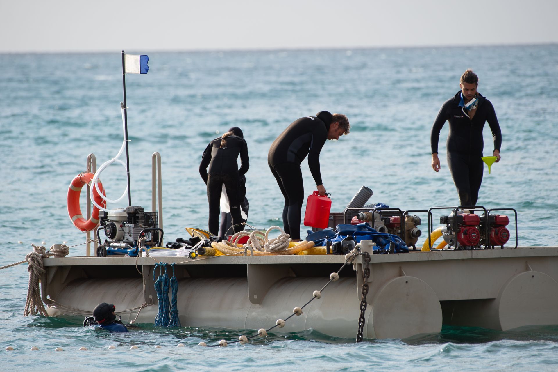 La extracción de la primera porción del barco fenicio de Mazarrón, en imágenes