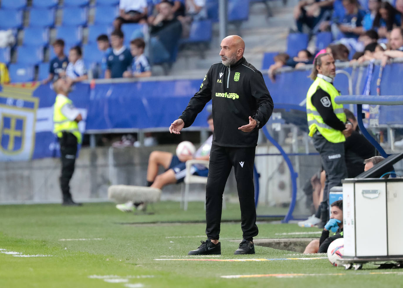 La derrota del Cartagena frente al Oviedo, en imágenes