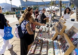 Mercadillo de productos artesanales del puerto de Cartagena, en imágenes