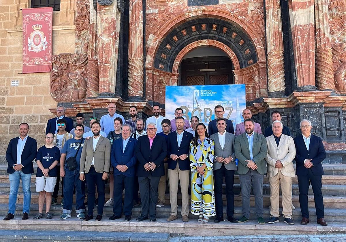 Presentación de la regata Camino de la Cruz en la basílica de la Vera Cruz de Caravaca, ayer.