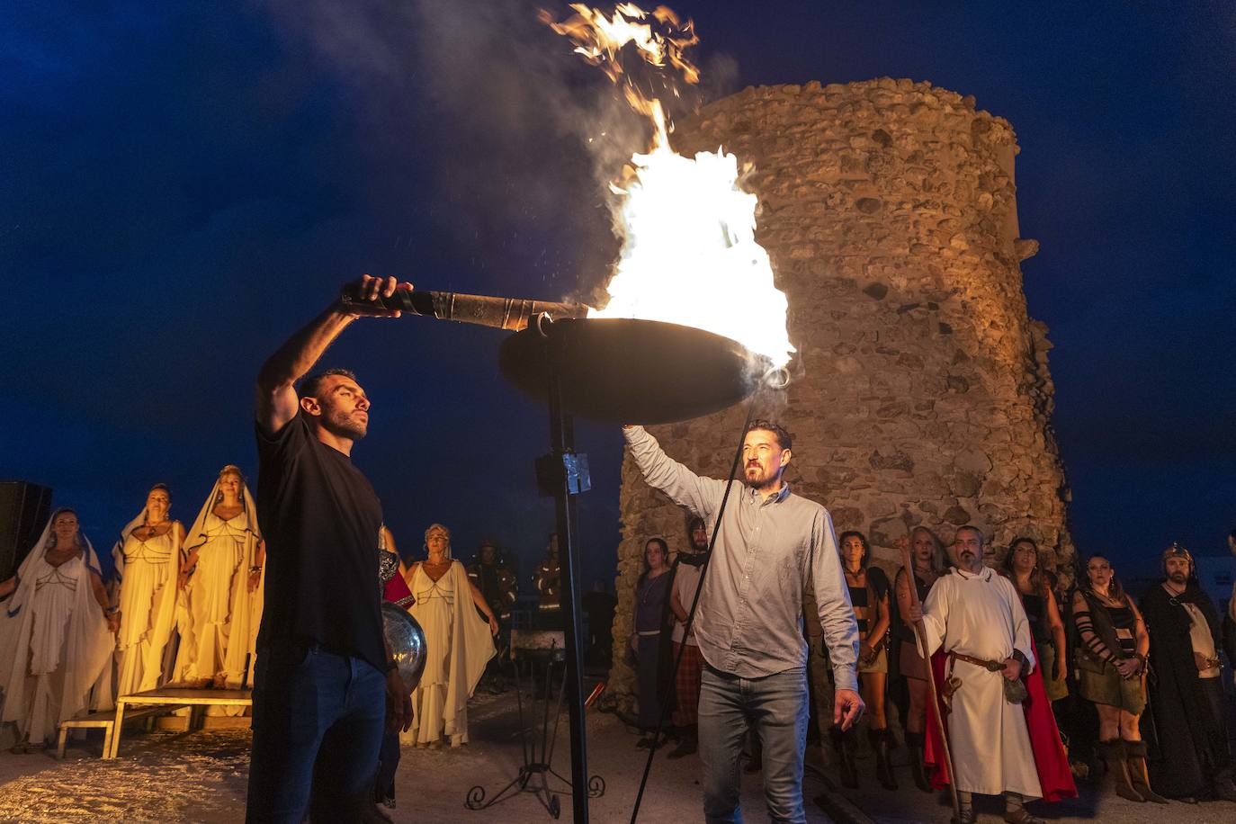 Encendido del fuego sagrado en Cartagena, en imágenes