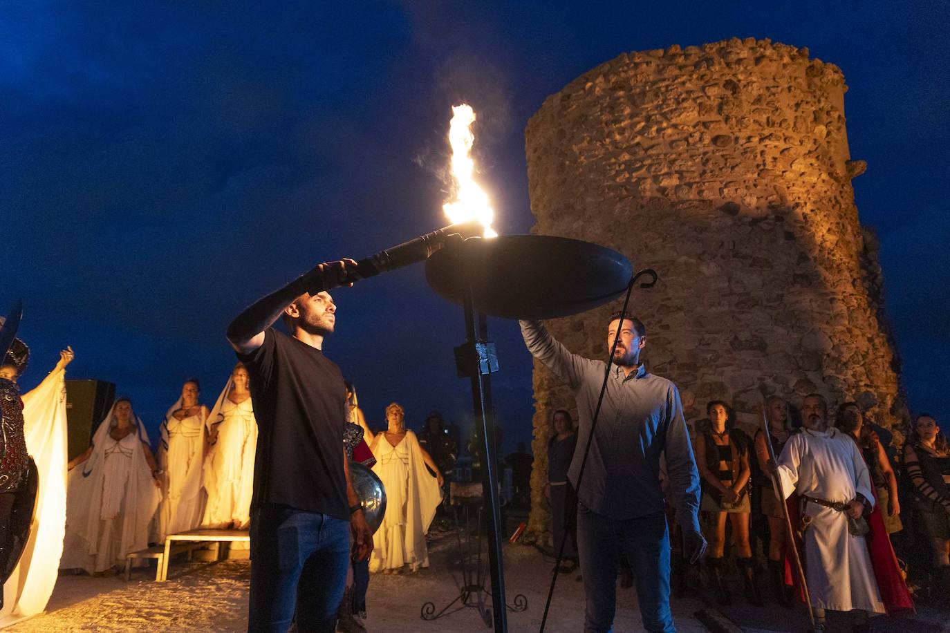 Encendido del fuego sagrado en Cartagena, en imágenes