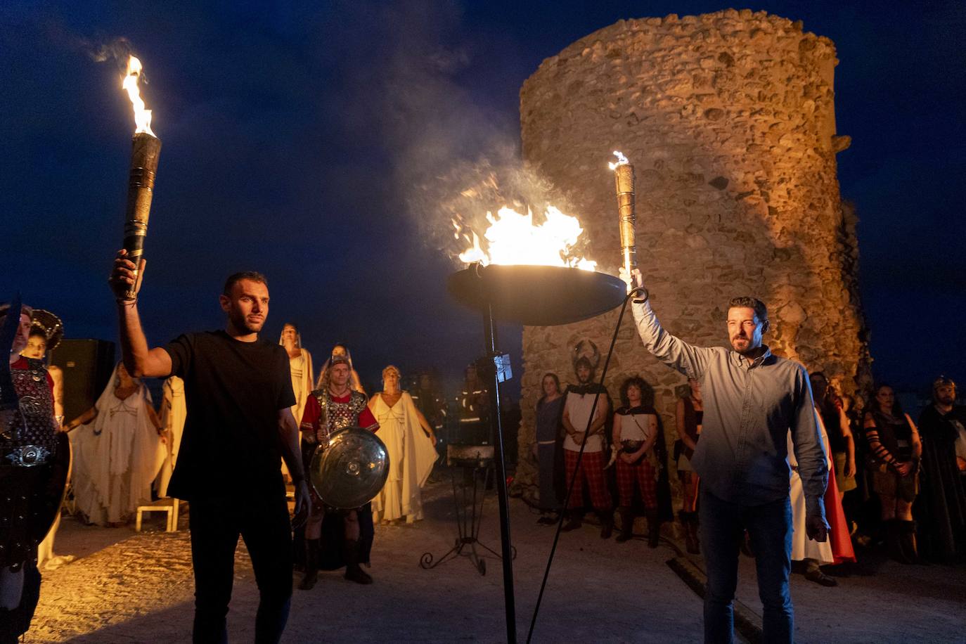 Encendido del fuego sagrado en Cartagena, en imágenes