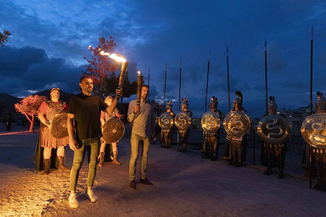 Encendido del fuego sagrado en Cartagena, en imágenes