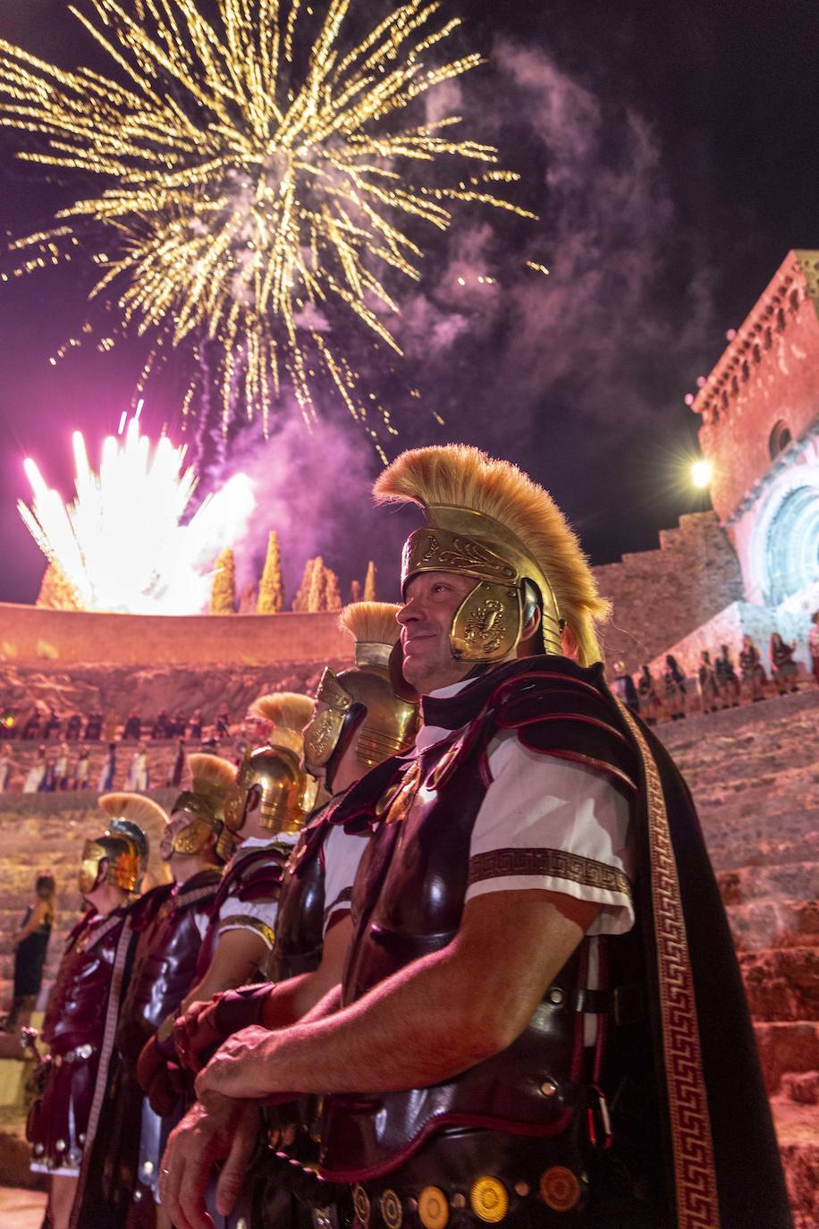 Encendido del fuego sagrado en Cartagena, en imágenes