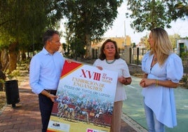 El alcalde de Lorca, Fulgencio Gil, junto a la presidenta de la Asociación de Enganches de Lorca, Lola Arcas, y la edil de Festejos, María de las Huertas García, en la presentación del evento.