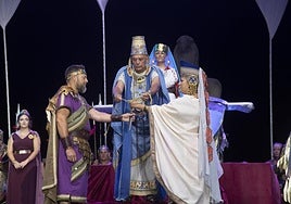 Aníbal e Himilce en escena.