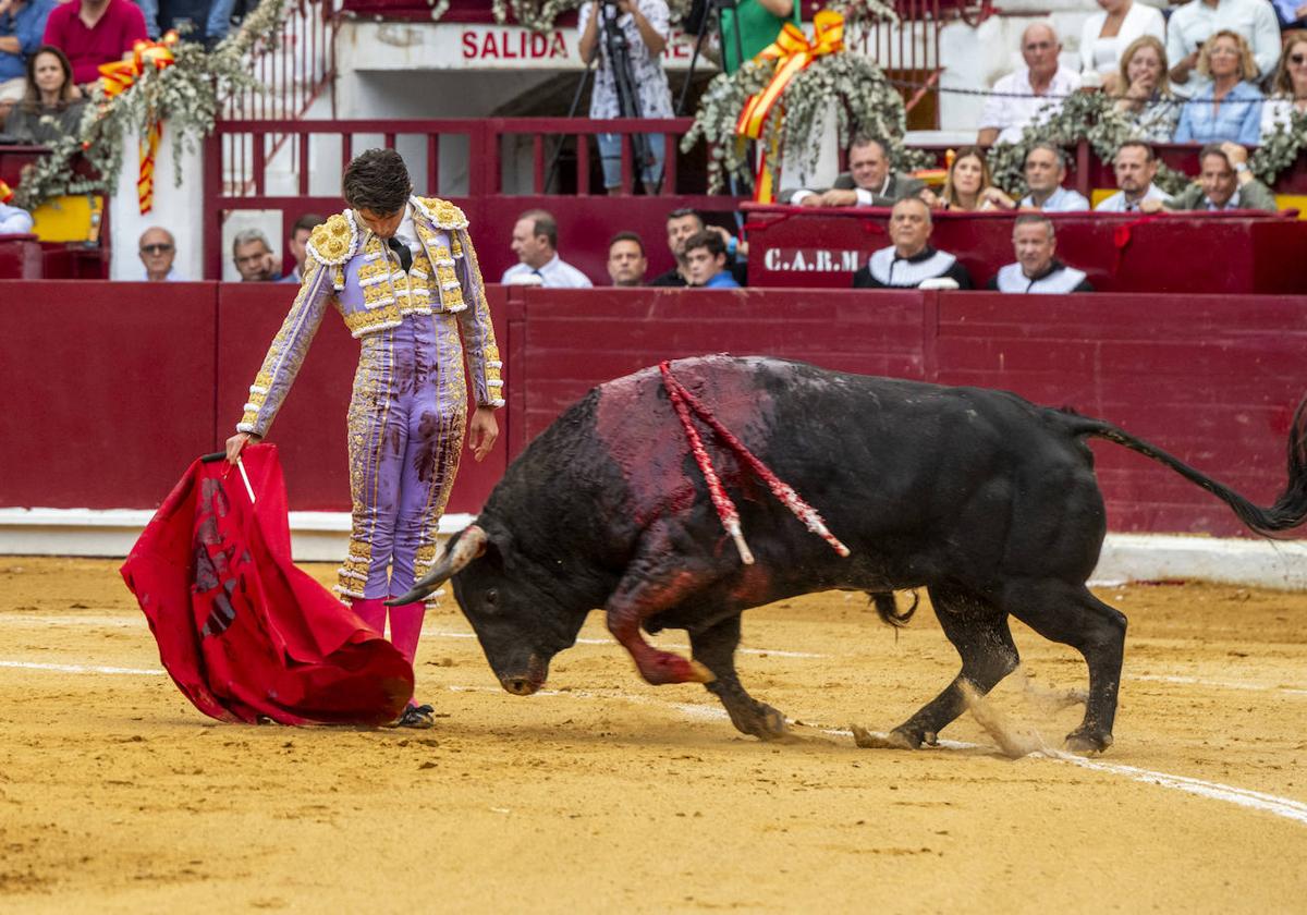 La cuarta corrida de toros de la Feria de Murcia, en imágenes