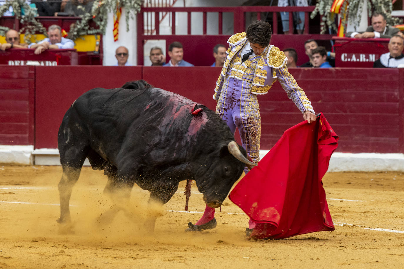 La cuarta corrida de toros de la Feria de Murcia, en imágenes