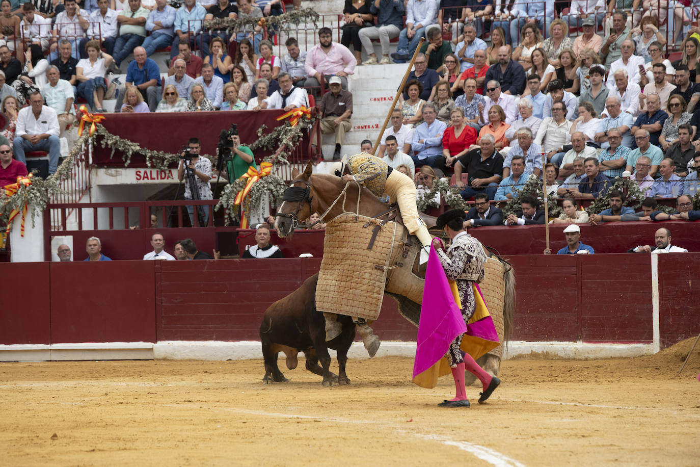 La cuarta corrida de toros de la Feria de Murcia, en imágenes