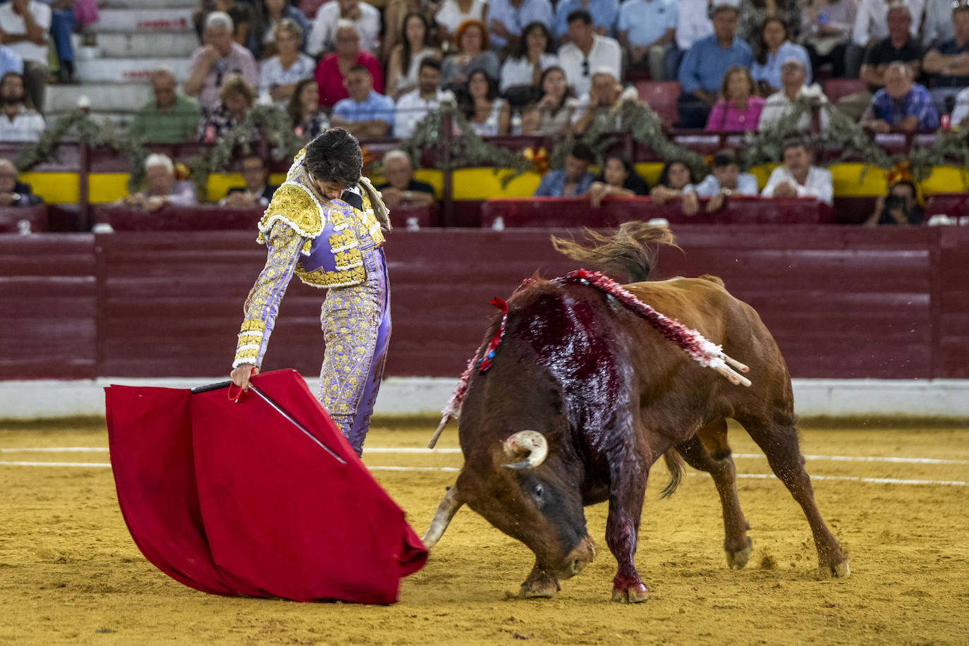 La cuarta corrida de toros de la Feria de Murcia, en imágenes