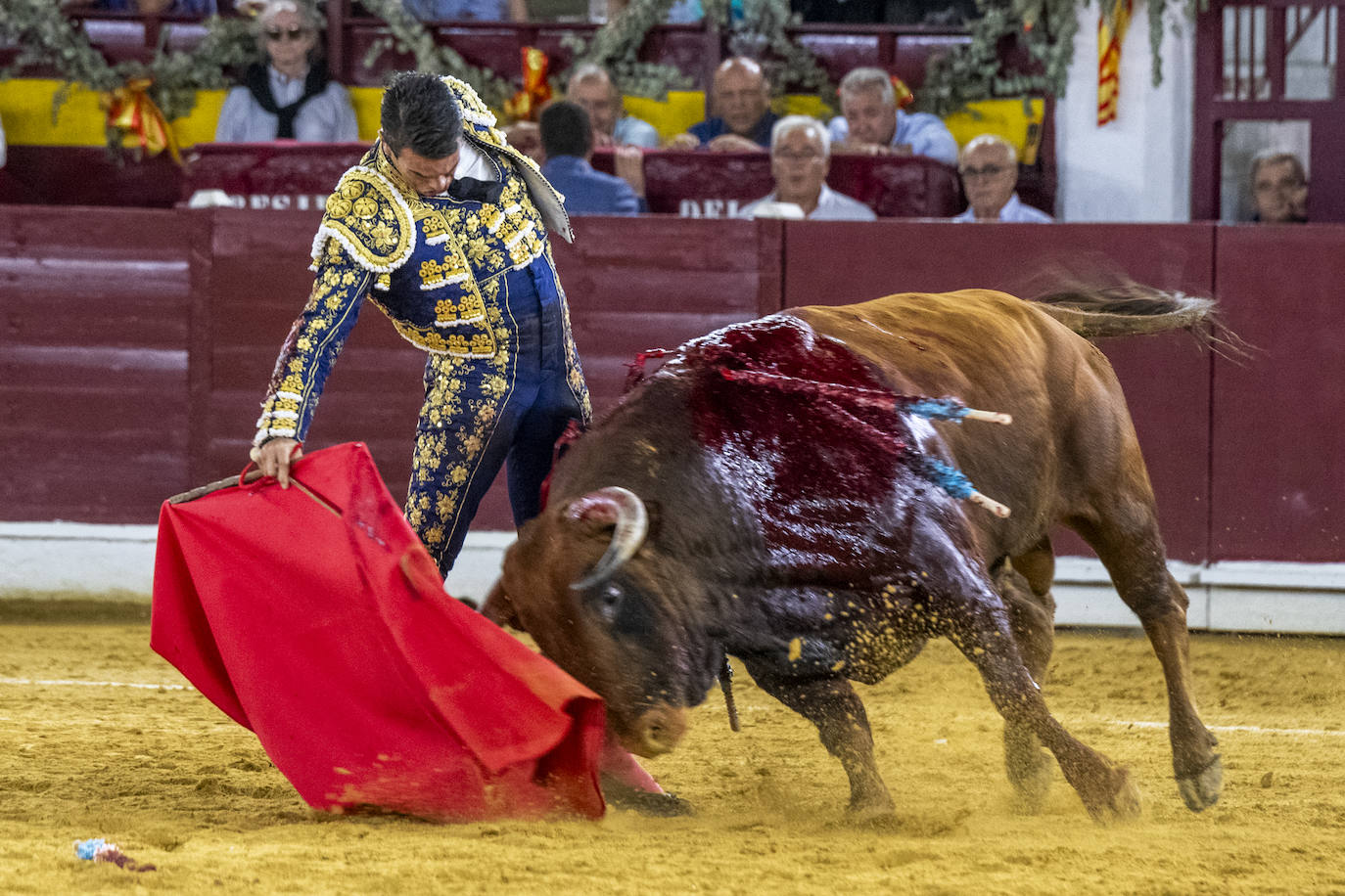 La cuarta corrida de toros de la Feria de Murcia, en imágenes