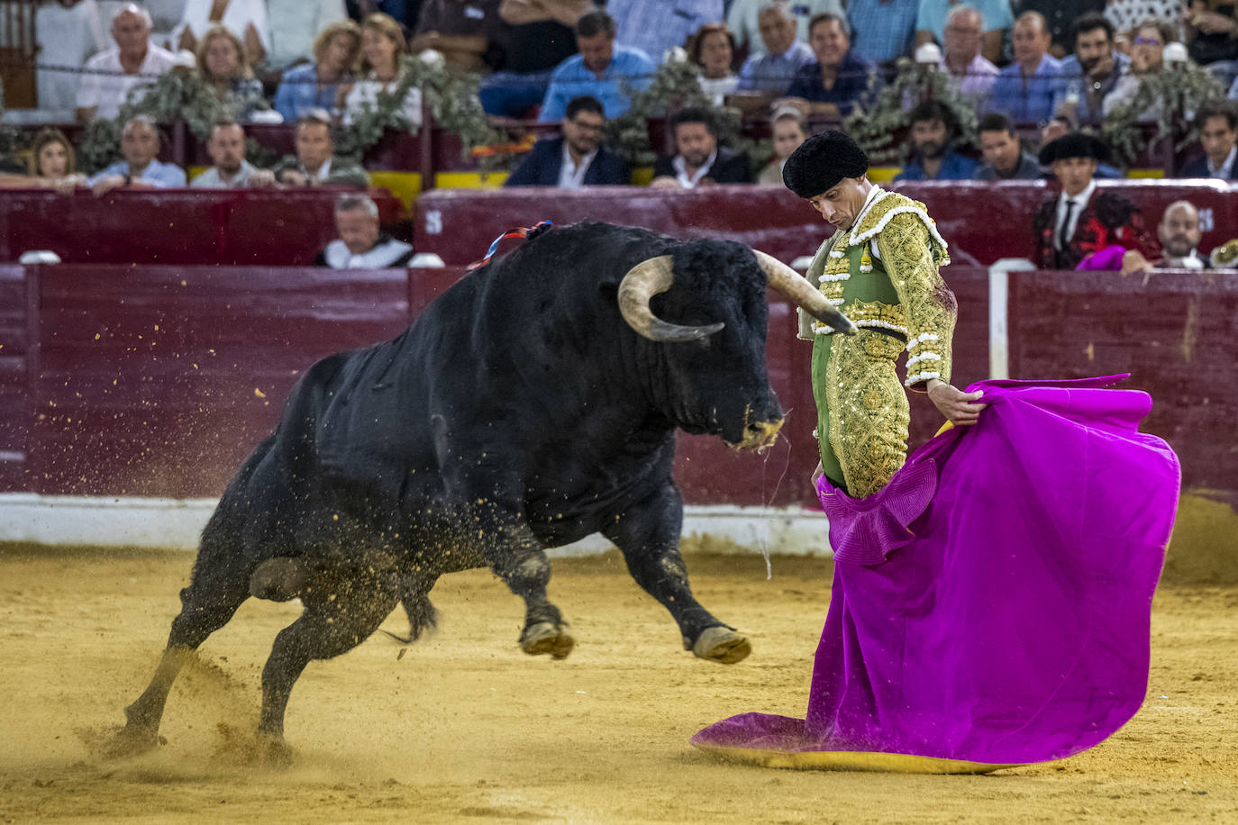 La cuarta corrida de toros de la Feria de Murcia, en imágenes