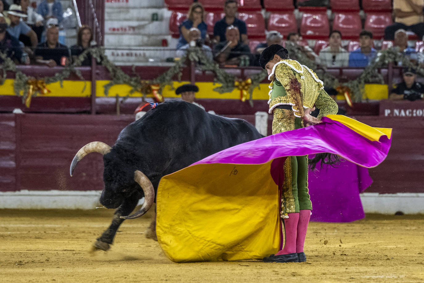 La cuarta corrida de toros de la Feria de Murcia, en imágenes