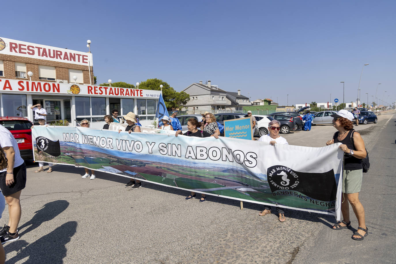 La manifestación en la Rambla del Albujón por el Mar Menor, en imágenes