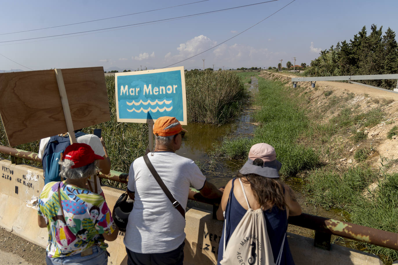 La manifestación en la Rambla del Albujón por el Mar Menor, en imágenes