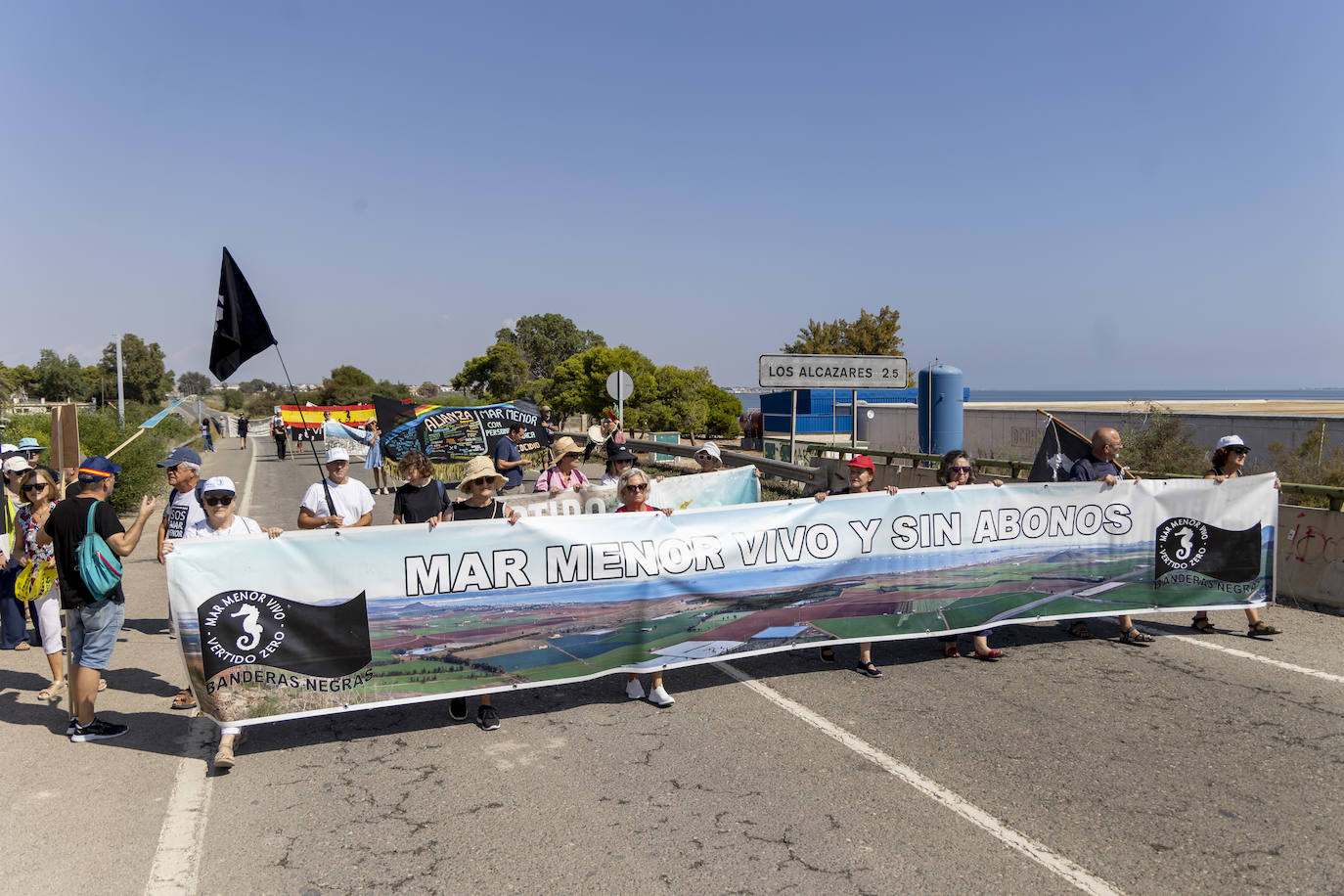 La manifestación en la Rambla del Albujón por el Mar Menor, en imágenes