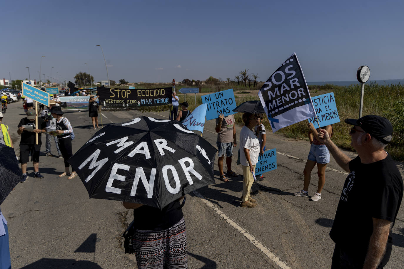 La manifestación en la Rambla del Albujón por el Mar Menor, en imágenes