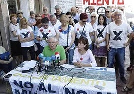Representantes de la Plataforma ProSoterramiento, en una imagen de archivo.