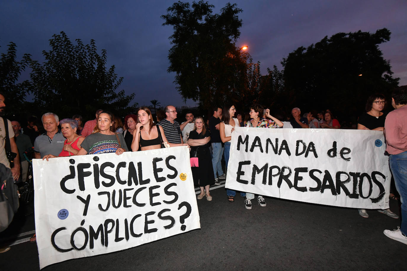 Las imágenes de la protesta en Murcia contra las penas a los empresarios de la red de prostitución de menores