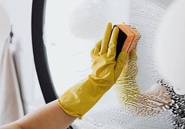 Cómo eliminar las huellas de los espejos.