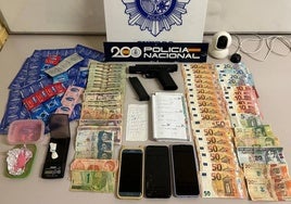 Efectos incautados por la Policía Nacional en la investigación.
