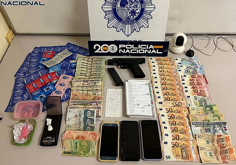 Efectos incautados por la Policía Nacional en la investigación.