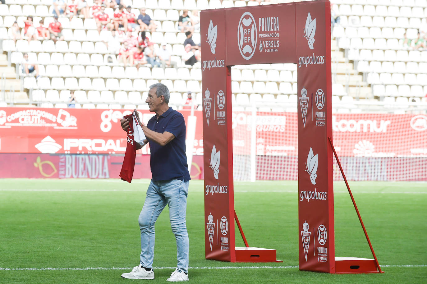 La derrota del Real Murcia frente al Betis Deportivo en el Enrique Roca, en imágenes