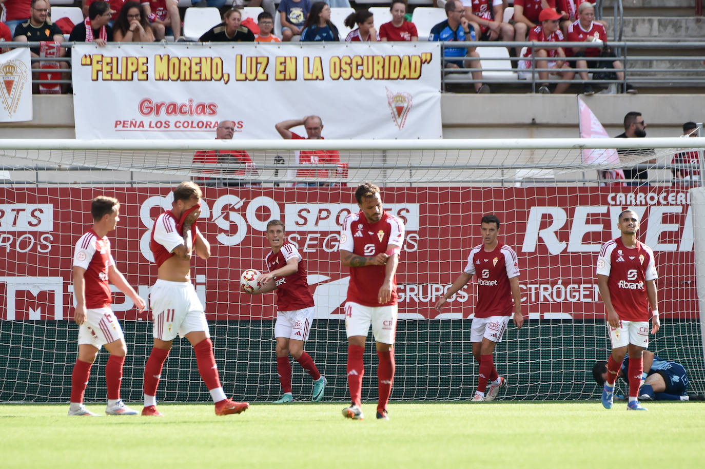 La derrota del Real Murcia frente al Betis Deportivo en el Enrique Roca, en imágenes