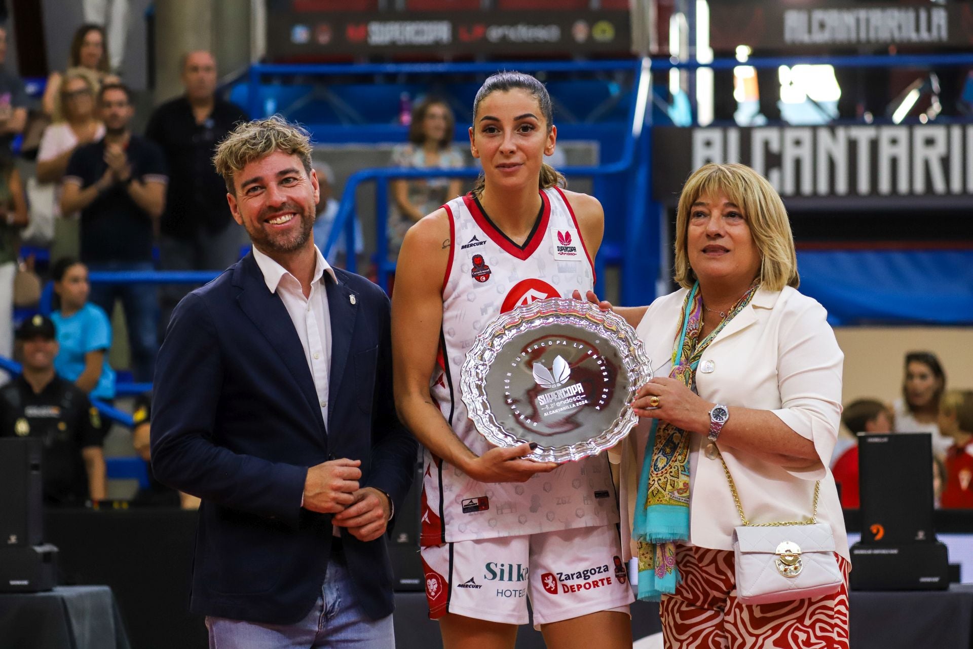 Las imágenes del partido de la Supercopa entre Valencia Basket y Zaragoza