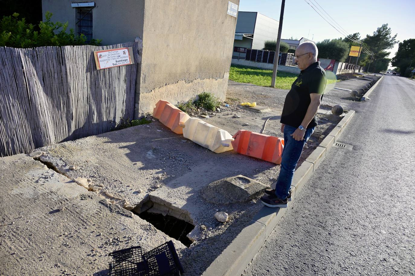 Las imágenes de los baches y socavones en El Raal