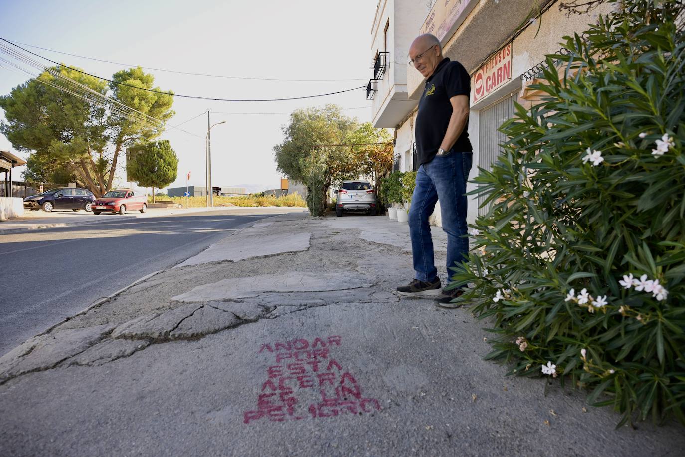 Las imágenes de los baches y socavones en El Raal