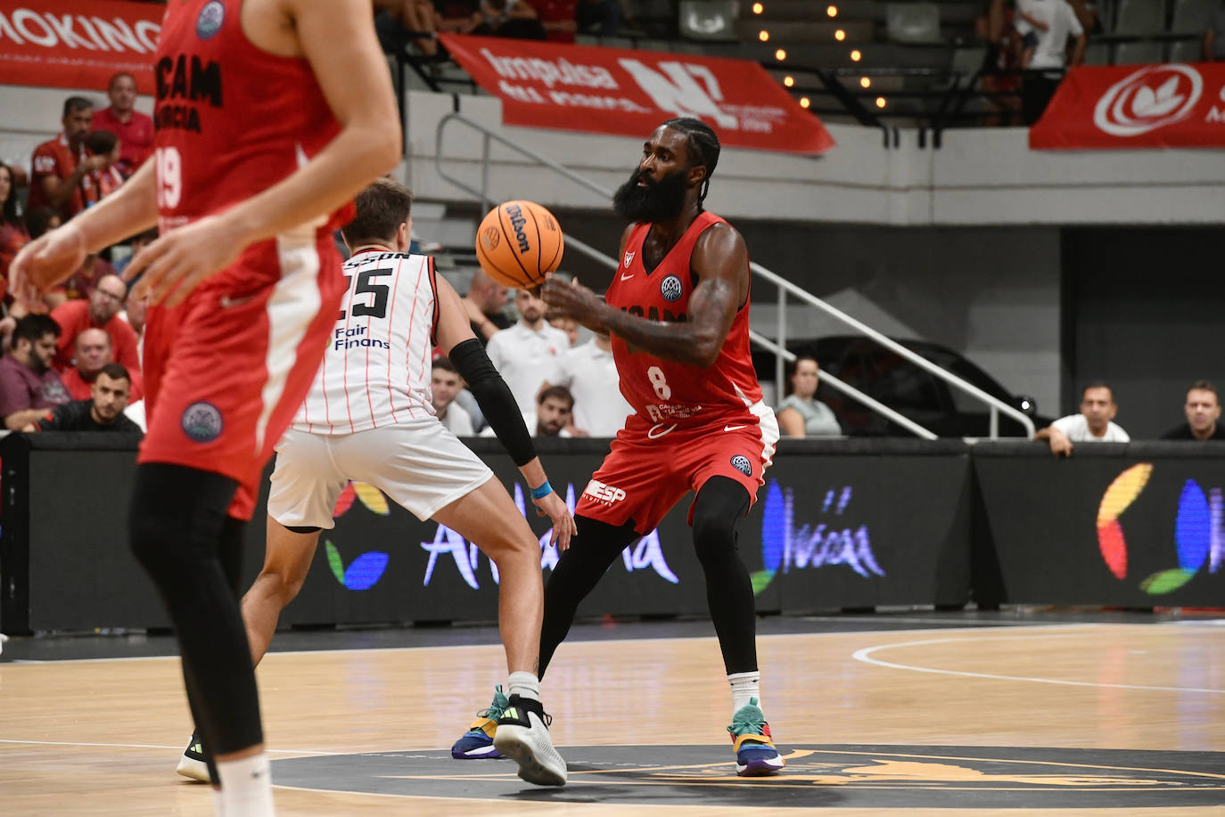 Las imágenes del UCAM Murcia-Manisa Basket (97-103)