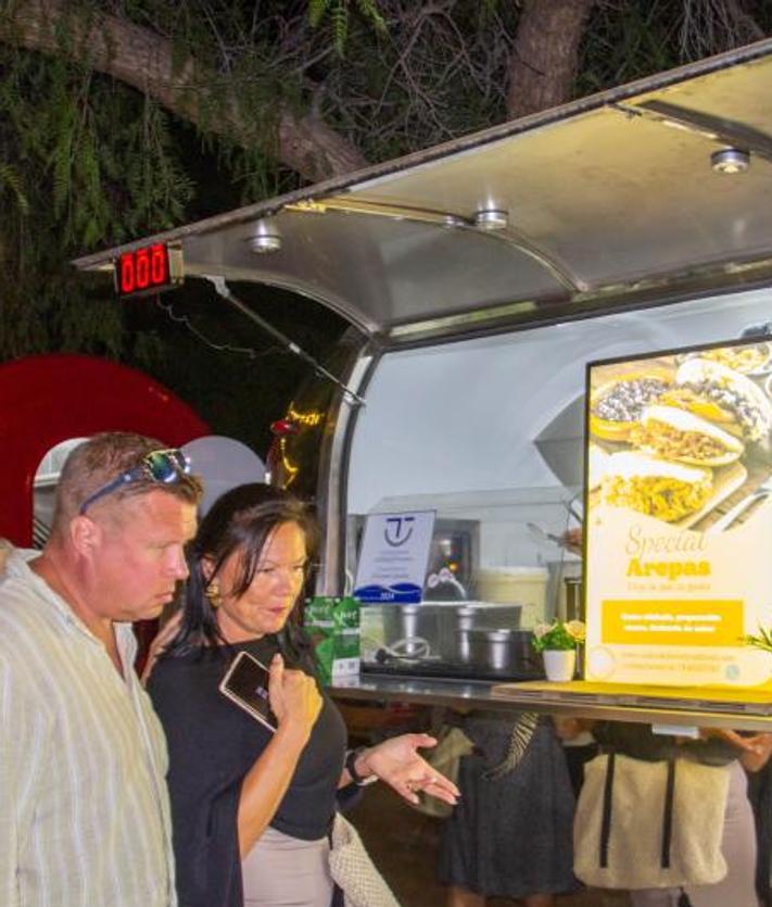 Imagen secundaria 2 - Edición pasada del Street Food Market de Torrevieja.