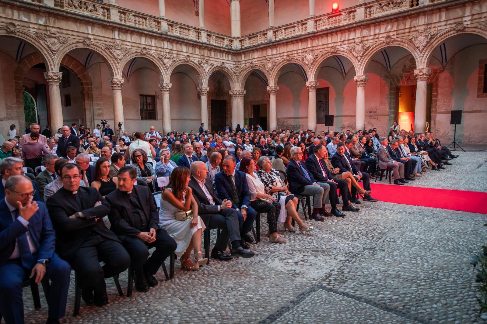 Las imágenes de la V Noche de la Economía de Orihuela