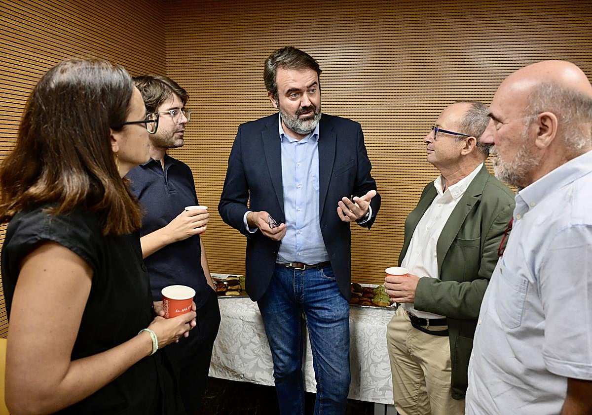 El secretario de Estado de Juventud e Infancia, Rubén Pérez Correa, asiste este viernes a las jornadas organizadas por la Sociedad de Pediatría del Sureste.