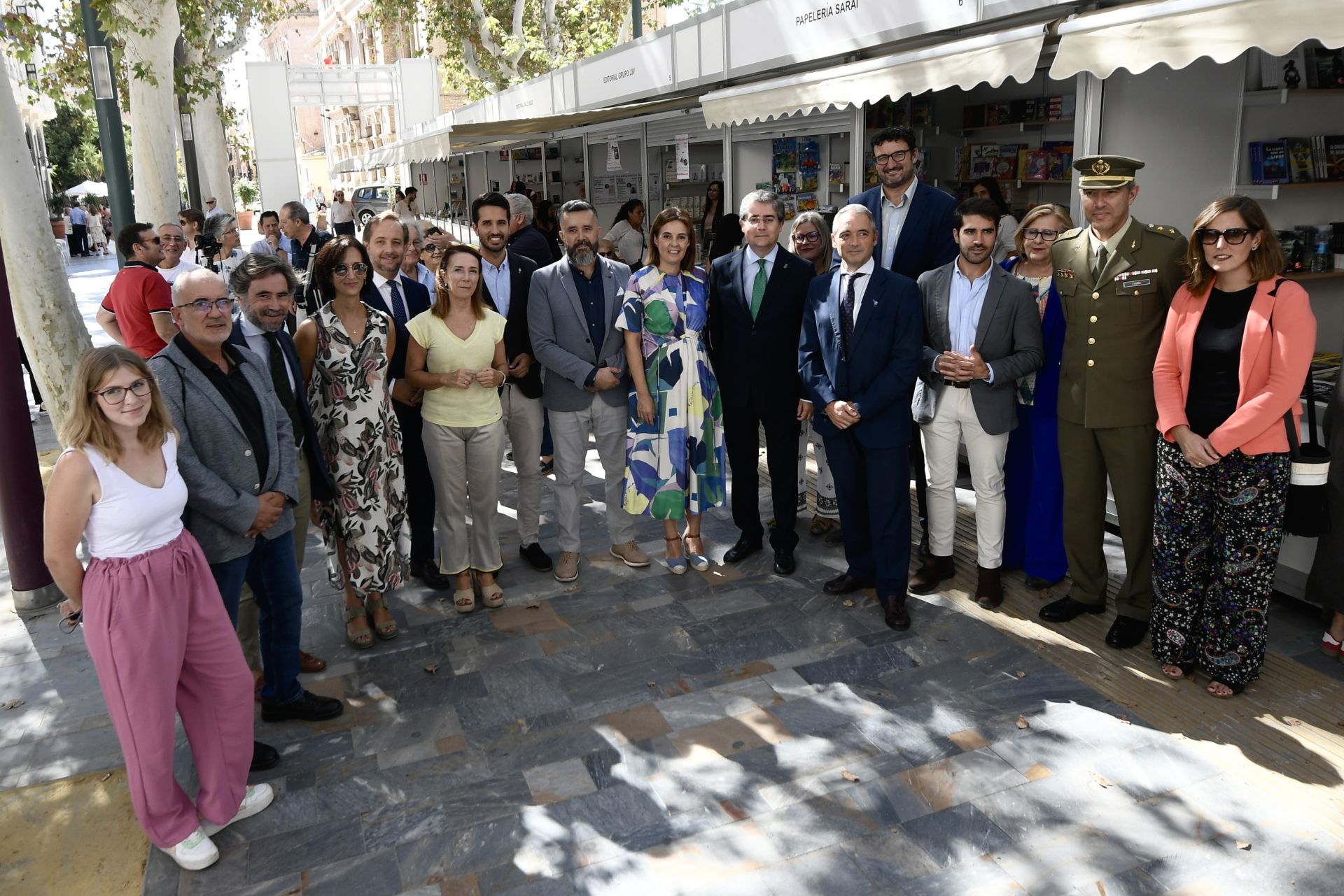 La primera jornada de la Feria del Libro de Murcia, en imágenes