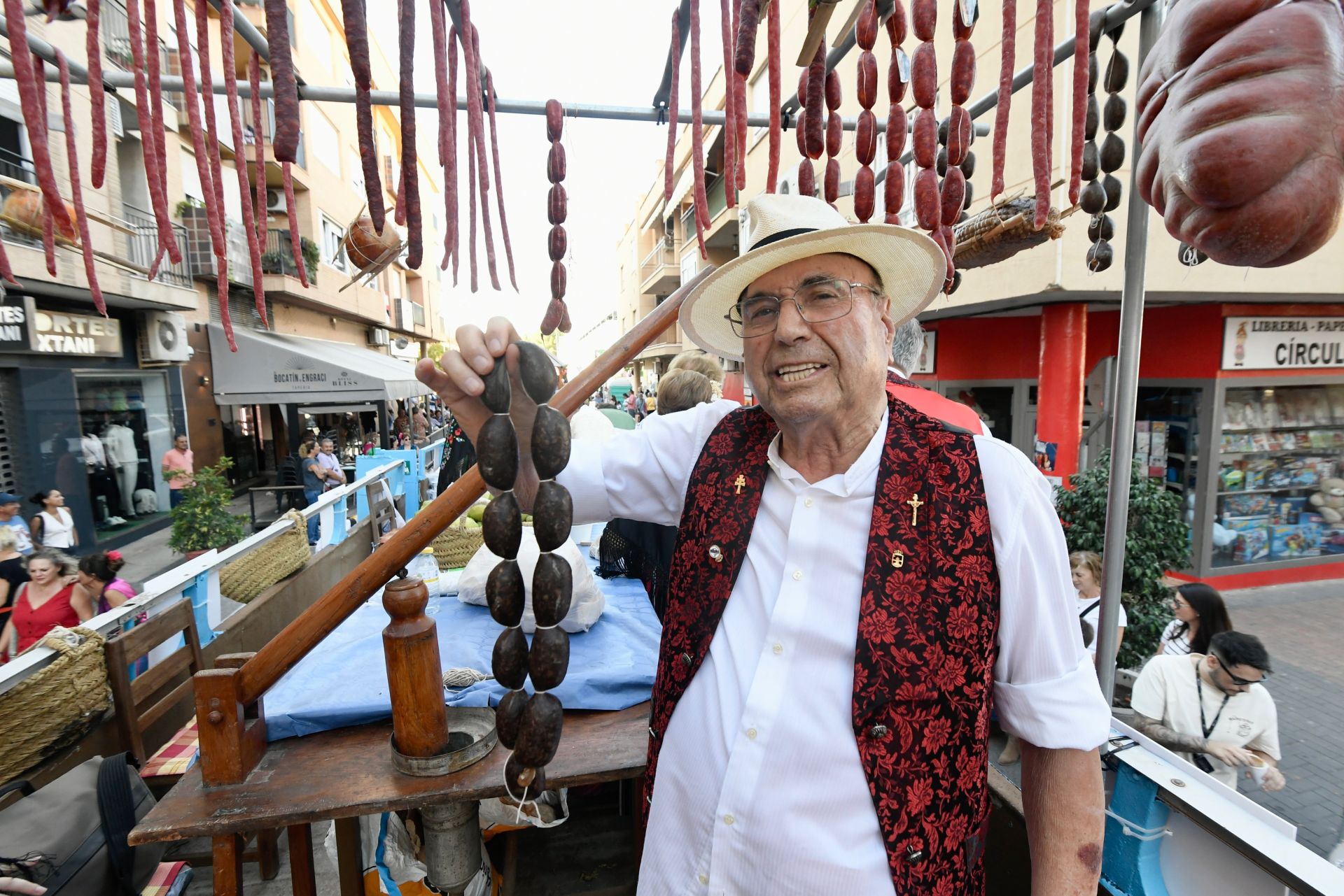 Más de medio centenar de carrozas desfilan en el Bando de la Huerta de Santomera