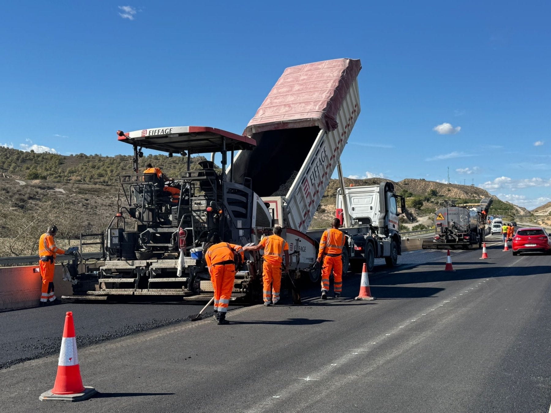 Obras de reasfaltado de la autovía RM-1, esta semana.