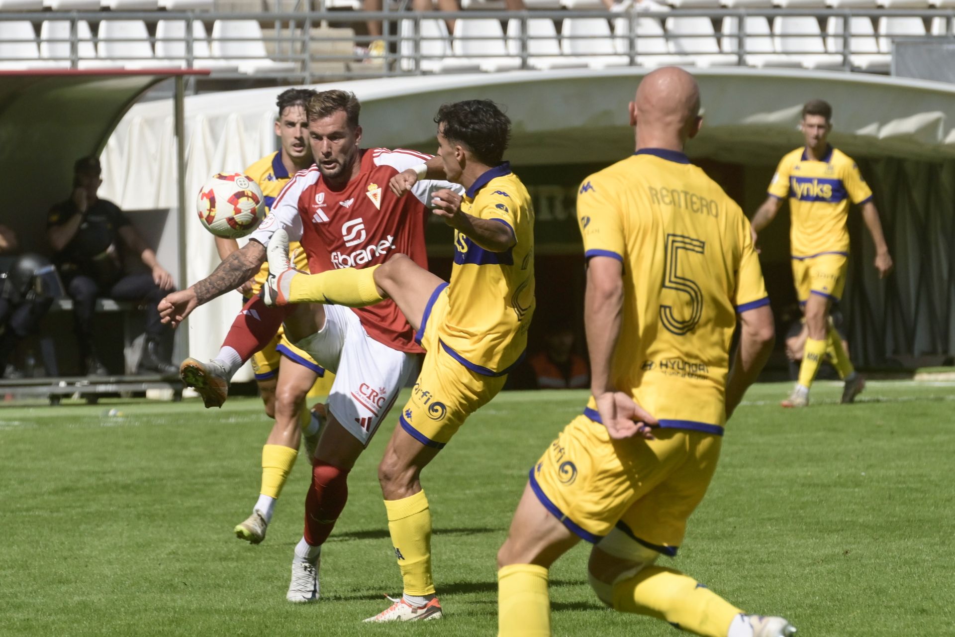 Las imágenes del partido entre el Real Murcia y el Alcorcón