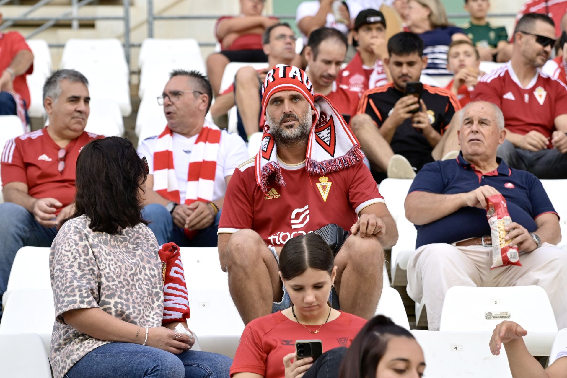 Real Murcia-Alcorcón: búscate en la grada del Estadio Enrique Roca